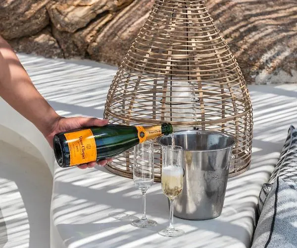 Artisti Mykonos * Αγράρι